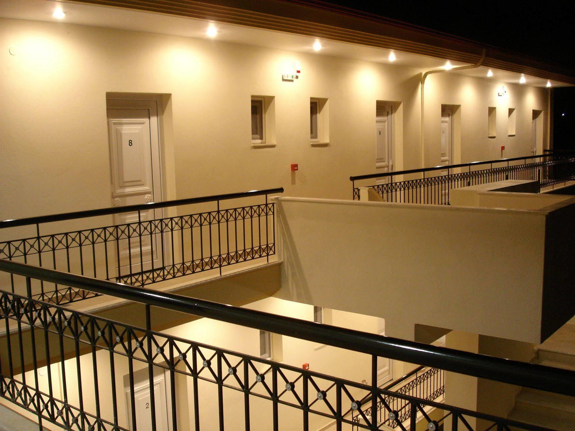 Loxandra Studios Metamorfosi  Luaran gambar